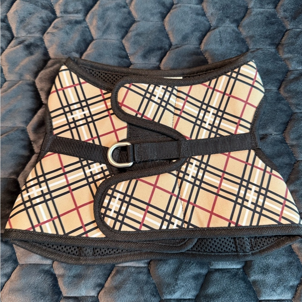 NWOT Plaid Unisex Step-In Dog Harness - Length: 7” & Girth Around Middle: 14”
